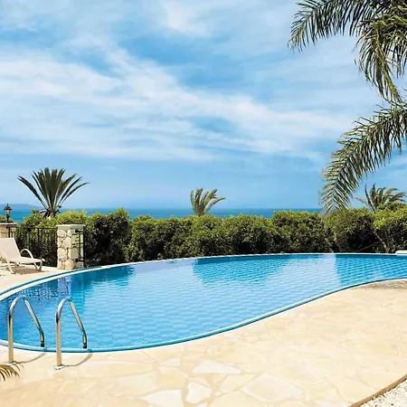 Stavroulla Villa