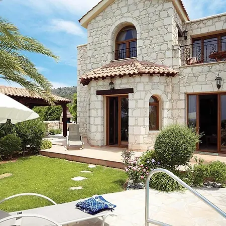 Stavroulla Villa Argaka