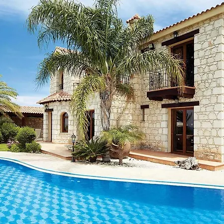 Stavroulla Villa *